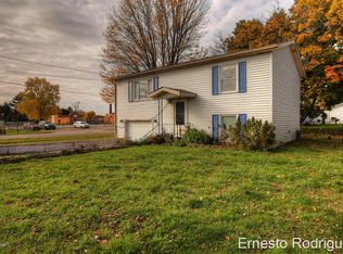 109 N Kent St, Kent City, MI 49330