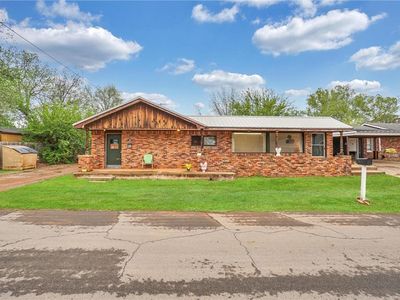 207 E Pine Ave, Sayre, OK, 73662
