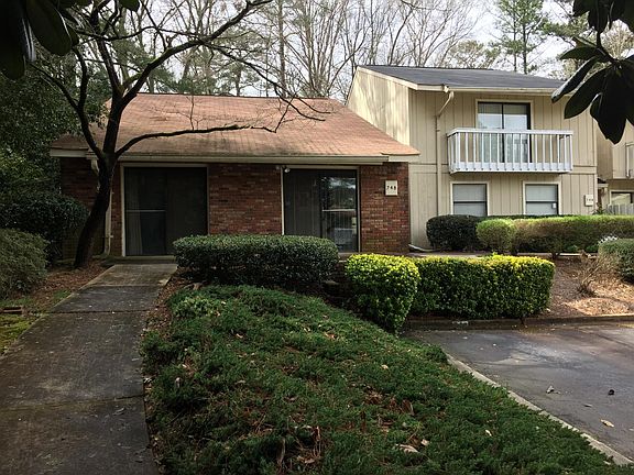 2nd image of 748 Somerset Ct SE #748