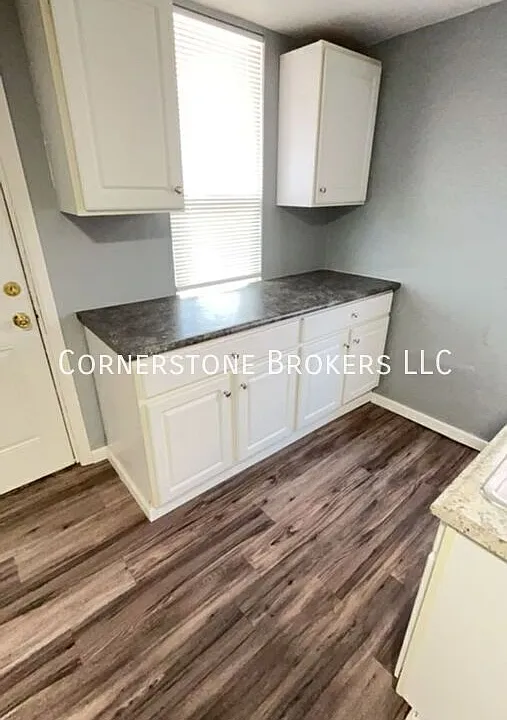 305 Colorado Ave #1