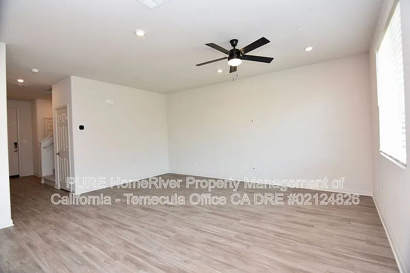 3 bed, 2.5 bath, 2021 sqft, $3,150 — Photo 2
