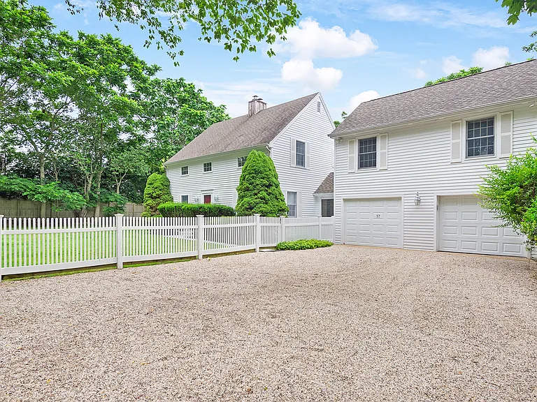 57 Osborne Ln — Photo 21