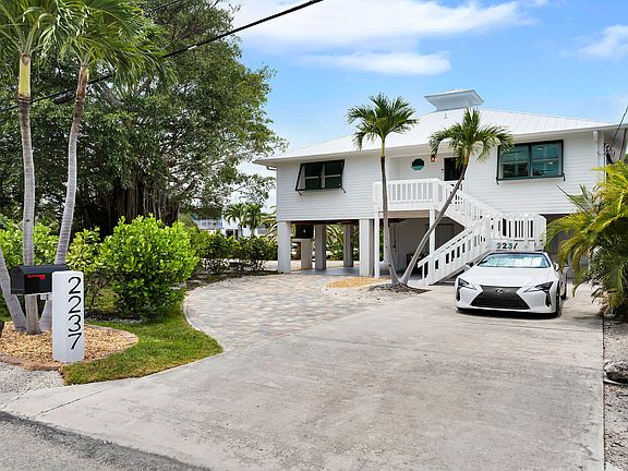 4th image of 2237 San Remo Dr