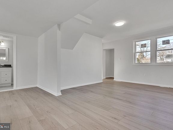 4th image of 107 1st Ave