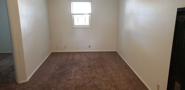 2nd image of 4413 Vaughn Ln #B