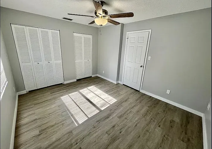 Temple Terrace Townhomes — Photo 4