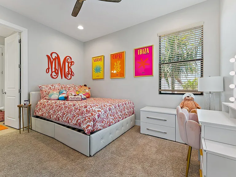 1077 Faulkner Ter — Photo 37