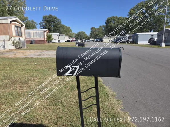 27 Goodlett Dr, Clarksville, TN 37042
