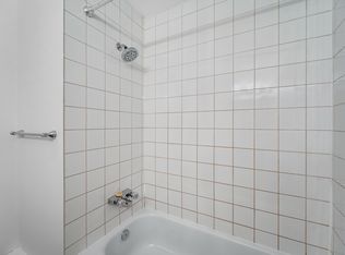 77 Lakeshore Rd W #2A, Oakville, ON L6K1C9