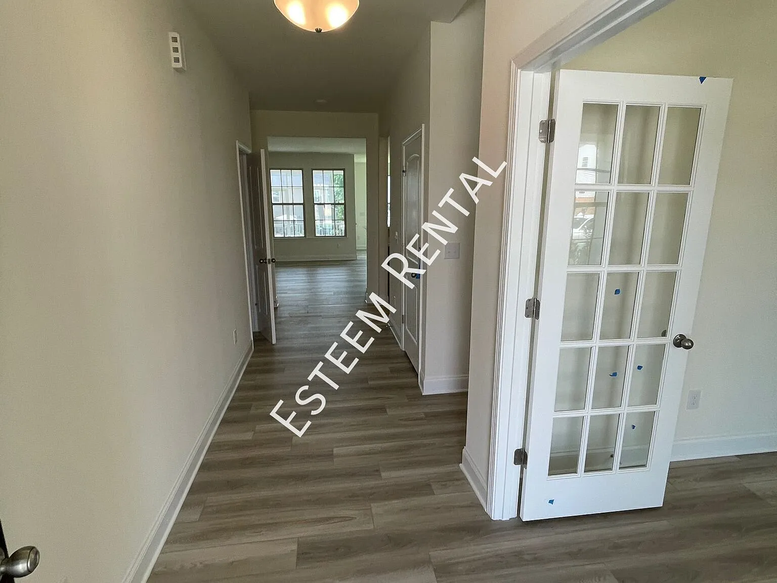 4 bed, 2730 sqft, $2,300 — Photo 2