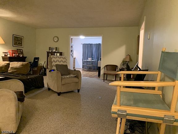 3rd image of 22 Moss Ct