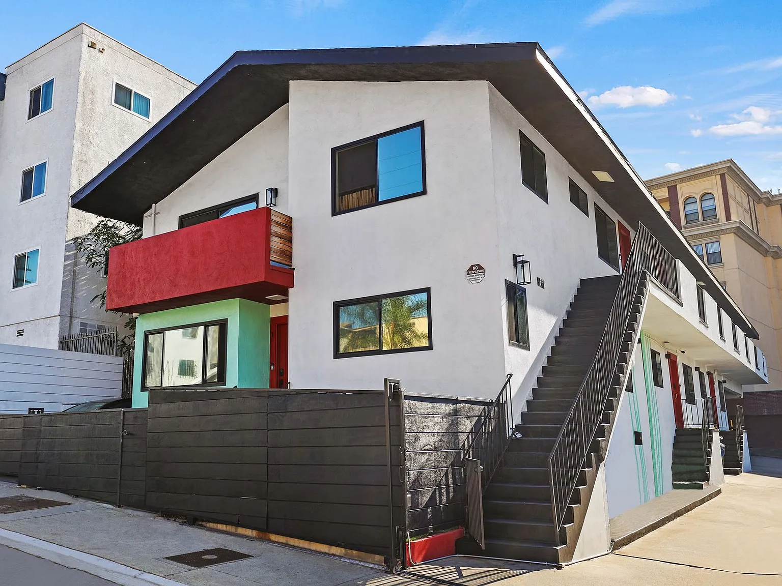 830 Bartlett Street Apartments — Photo 4