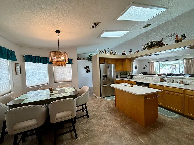 2199 Wallapai Dr — Photo 8