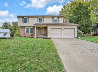 6220 Gentry Woods Dr, Dayton, OH 45459