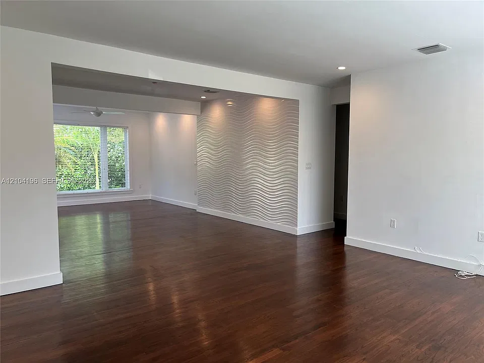 317 Fluvia Ave