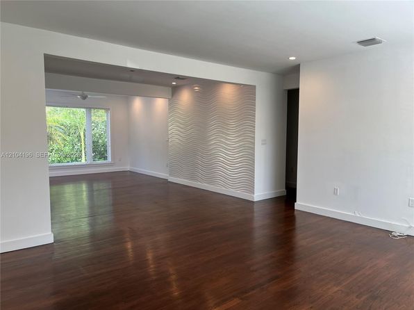 317 Fluvia Ave