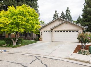 2037 E Monte Vista Ct, Visalia, CA 93292