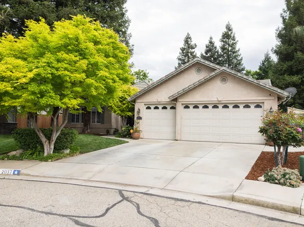 2037 E Monte Vista Court, Visalia, CA 93292