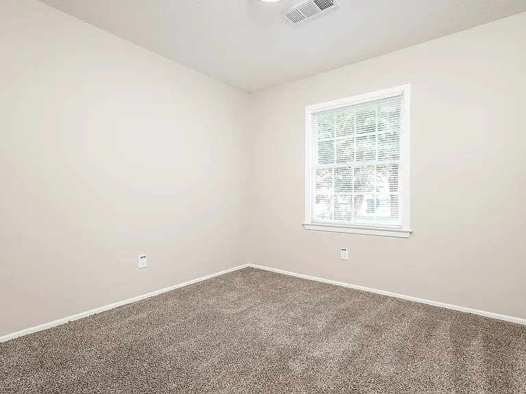 1192117_027_bedroom_12972142.jpg