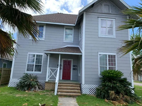 2210 Sabine Pass Ave