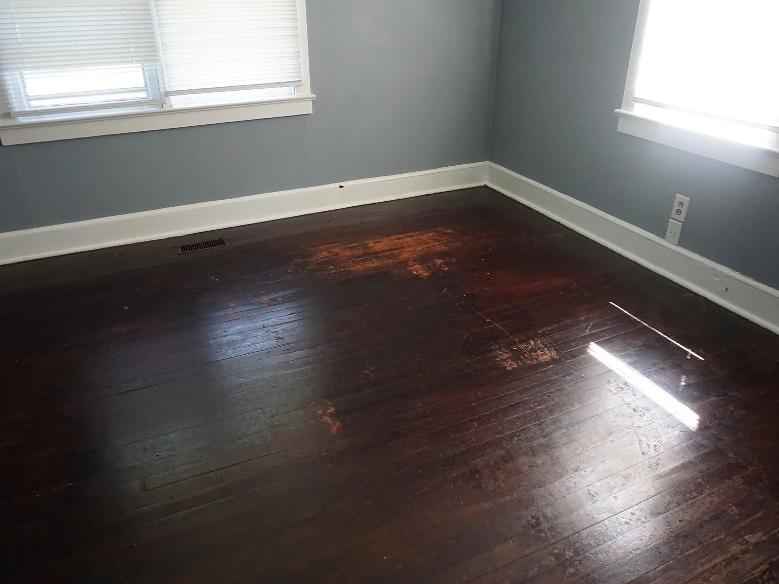 215 Evans Street - 1 — Photo 3