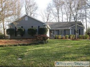 9034 Deerpark Ln, Charlotte, NC 28277