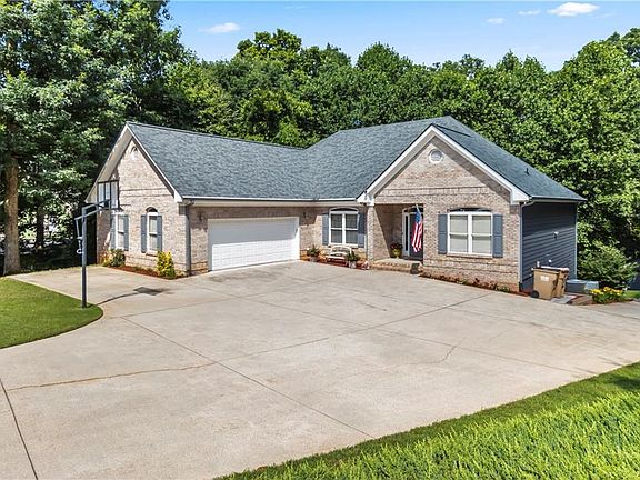 3rd image of 6426 Kettle Creek Way