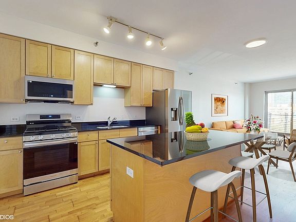 5th image of 4350 N Broadway Ave #507