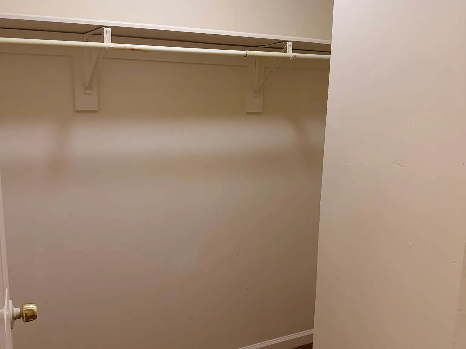 3 bed, $2,400 — Photo 1