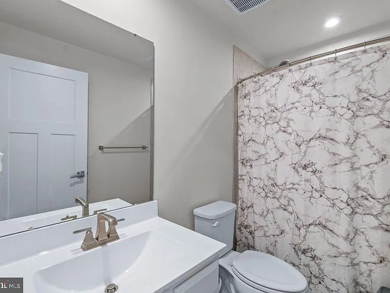 6247 Islington St — Photo 48