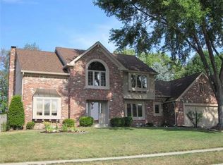 819 Arrowwood Dr, Carmel, IN 46033