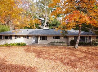 851 Helston Rd, Bloomfield Hills, MI 48304
