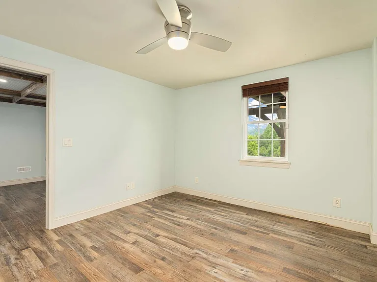 330 Sutton Branch Rd — Photo 9