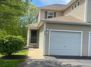701 Royale Ct, Troy, NY 12180