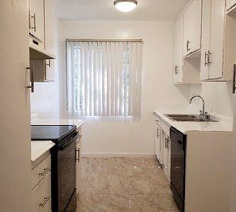 1st image of 6150 Reseda Blvd APT 213
