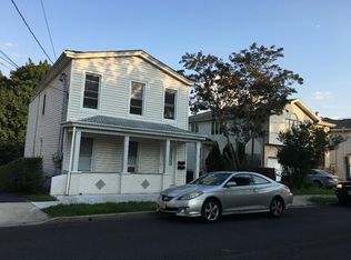 423 7th St, Carlstadt, NJ 07072