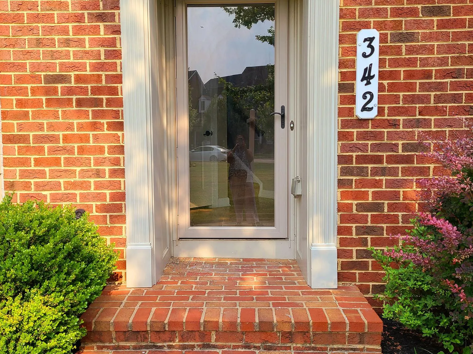 4 bed, 2336 sqft, $3,500 — Photo 3