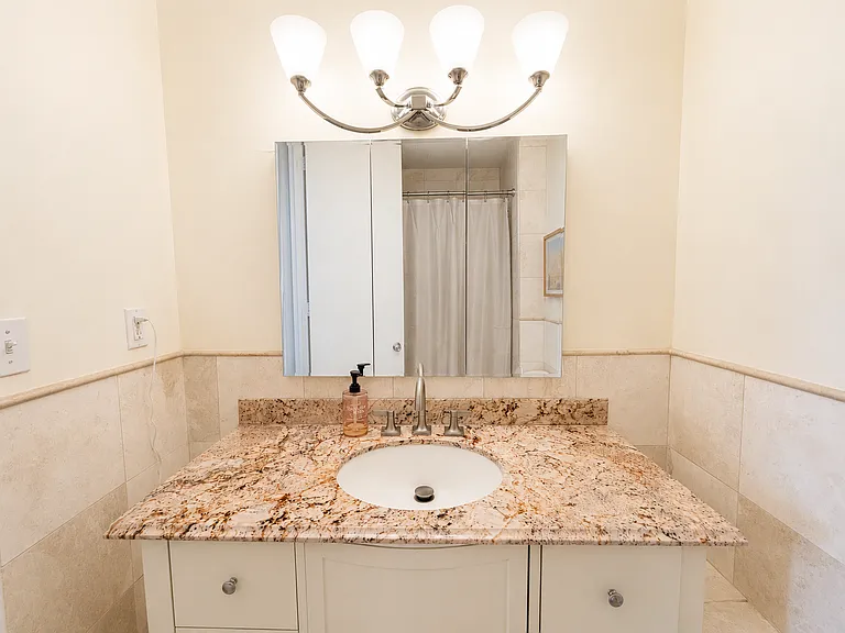 7002 Kennedy Blvd E #42I — Photo 8