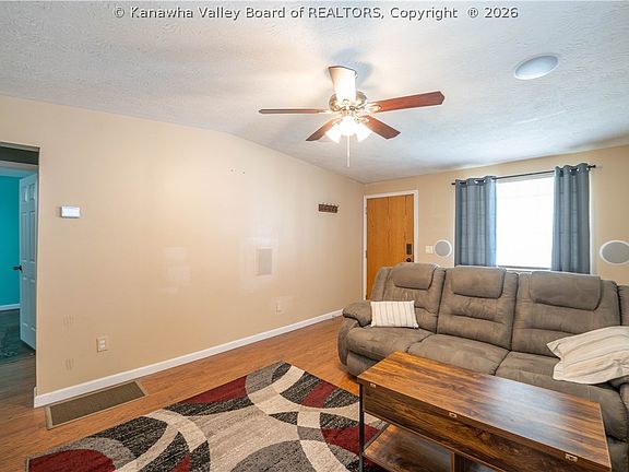 4th image of 813 7th St