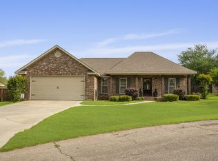 23 E Spruce St, Sumrall, MS 39482