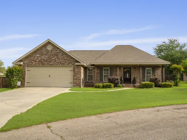 23 E Spruce St, Sumrall, MS 39482