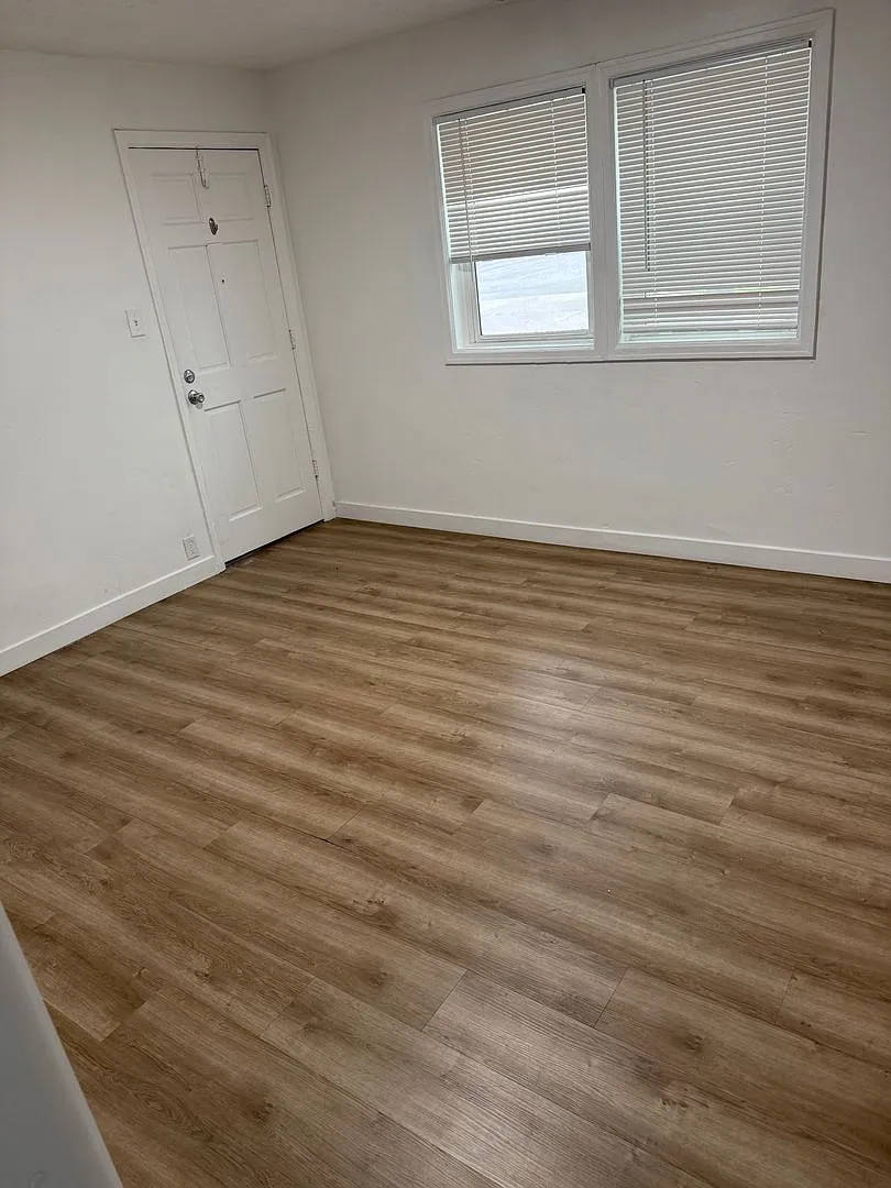 Building Photo - 264 W Ardmore Pl