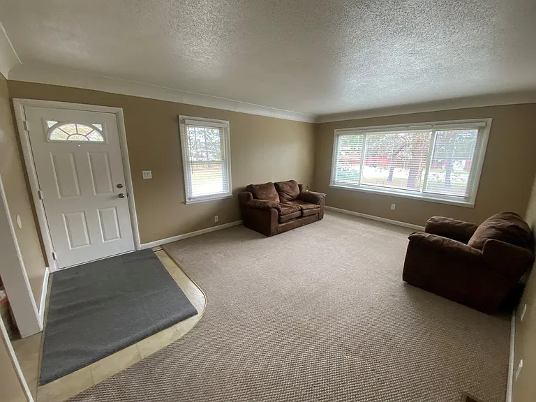 1261 Crosstown Blvd NW — Photo 12