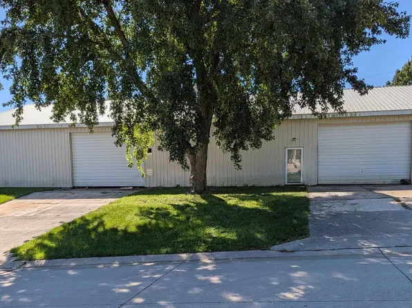 13611 Corby St, Omaha, NE 68164