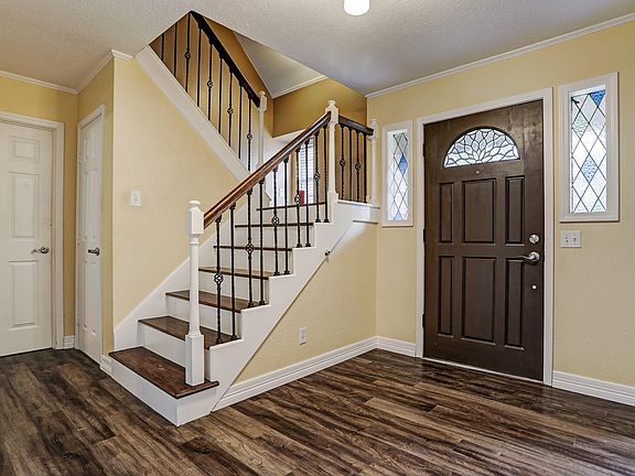 3rd image of 4107 Elderwood Dr