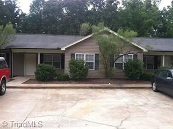 211/213 Idlewild Dr, Randleman, NC 27317