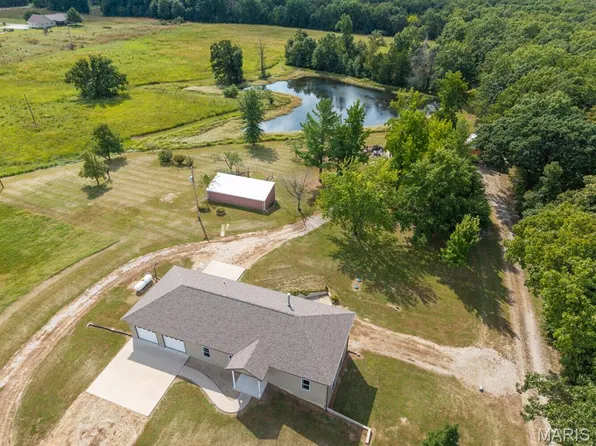 5704 County Road 262, Auxvasse, MO 65231