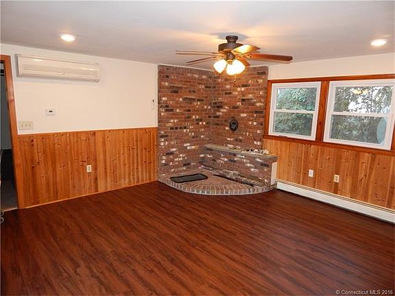 Family room ready for a woo...