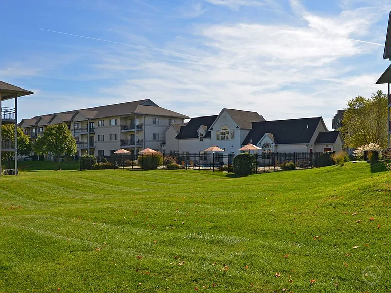 Valley Stream Village Apartments — Photo 12
