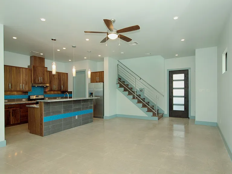 306 Franklin Blvd — Photo 18